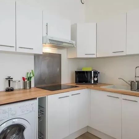 Paul Bert Apartment *